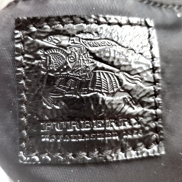 Burberry Beat Check Lowry Tote - Picture 5 of 6